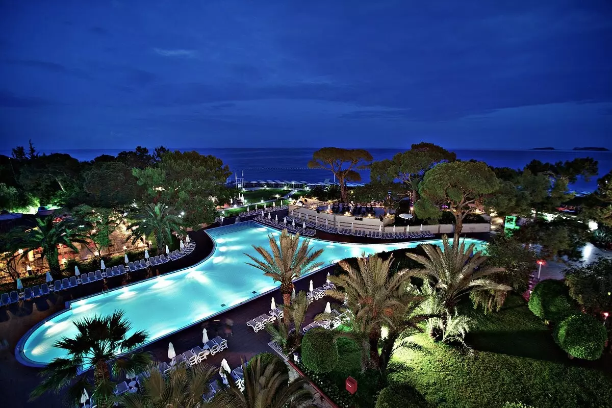 یوفوریا تکیرووا آنتالیا